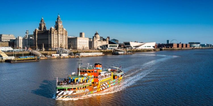 Days Out in the North West - Days Out in Liverpool - Mersey Ferry River Explorer Cruise