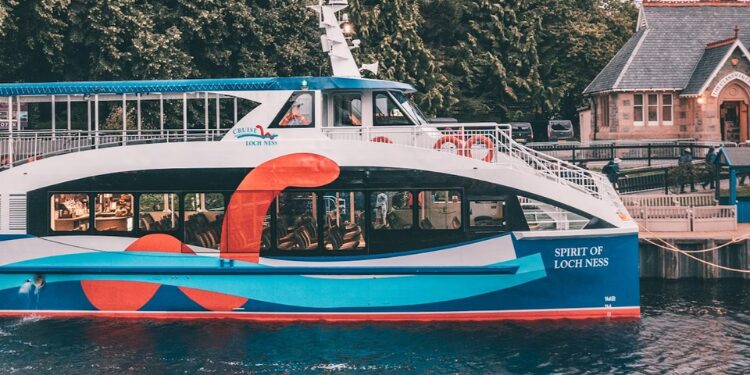 Days Out In Edinburgh, Scotland Loch Ness Tour From Edinburgh With Boat Cruise