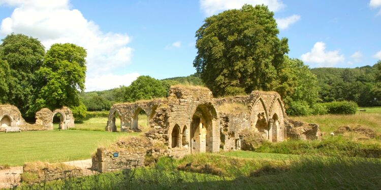 Days Out In Gloucestershire, South West England Hailes Abbey