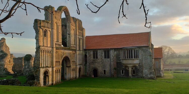 Days Out In Norfolk Castle Acre