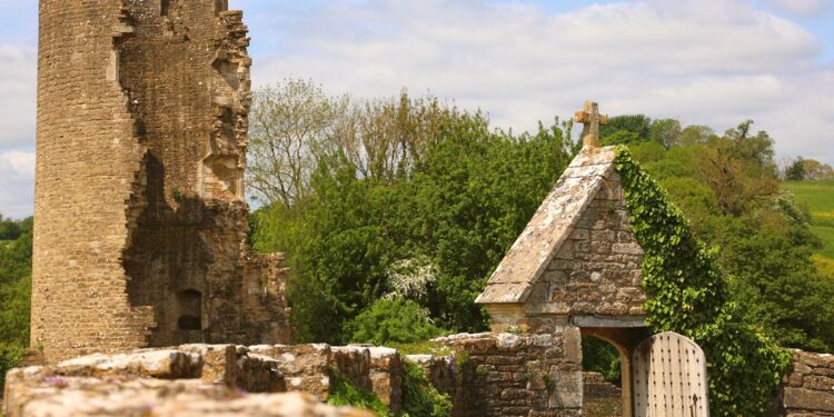 Days Out In Somerset, South West England Farleigh Hungerford Castle