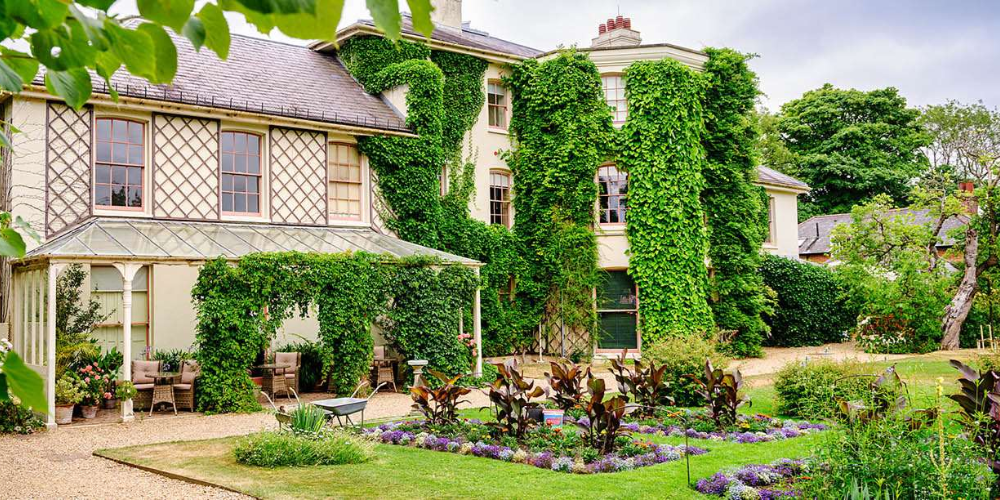 English Heritage Home Of Charles Darwin Down House